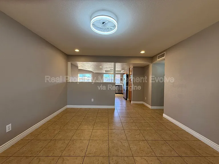 3626 W Angela Dr — Photo 3