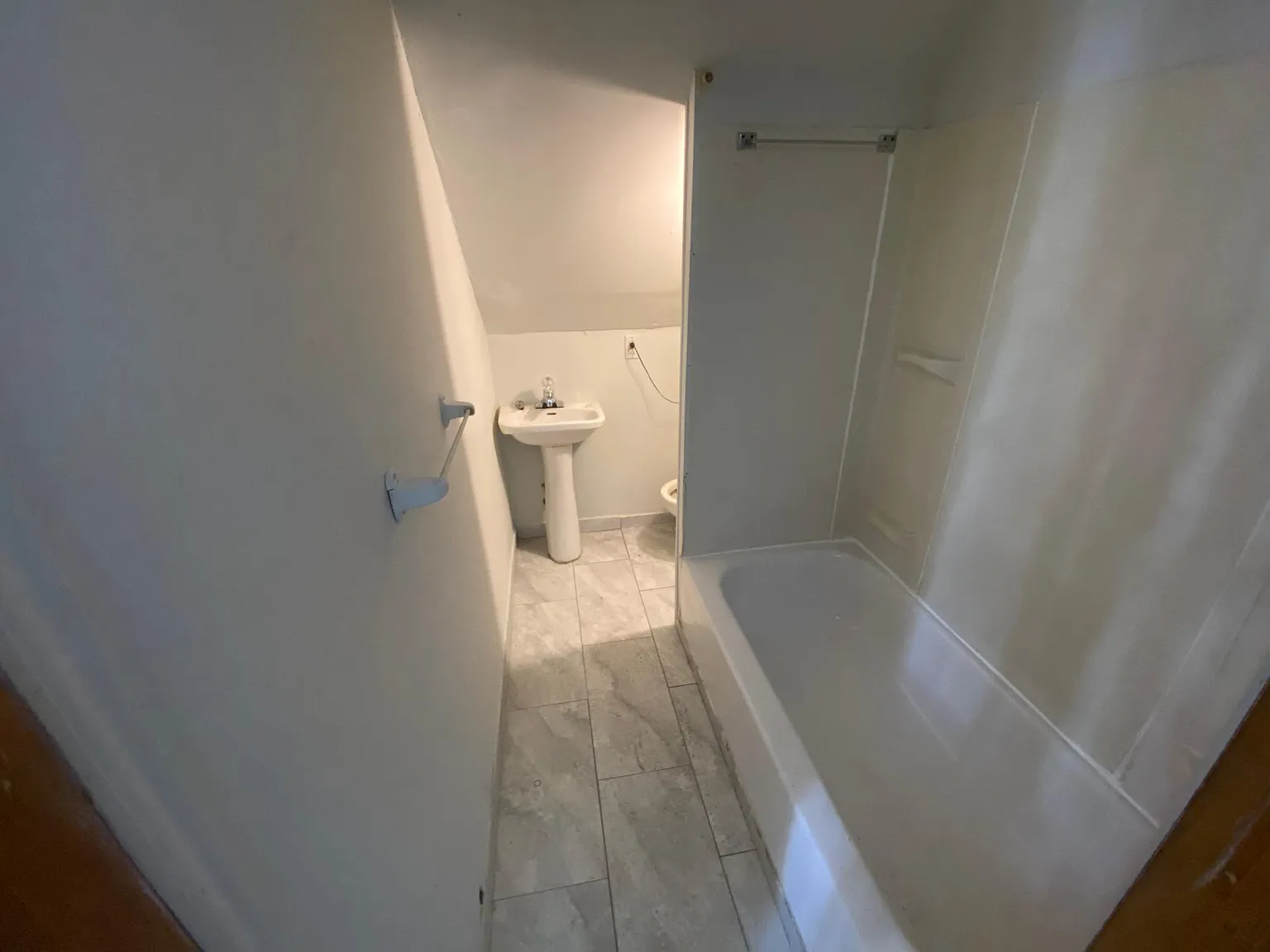 2 bed, 600 sqft, $950 — Photo 2
