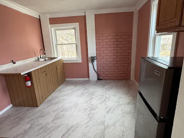 129 Grasmere St #2R, Newton, MA 02458