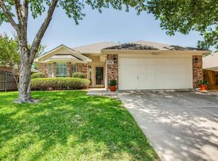 6102 Brook Forest Dr, Arlington, TX 76018