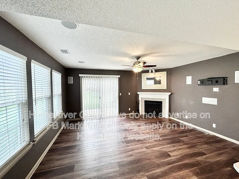 8010 N Elmwood Ave — Photo 5