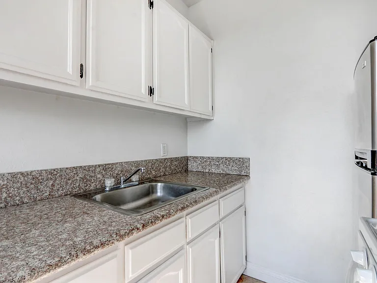 Unit 309 Kitchen