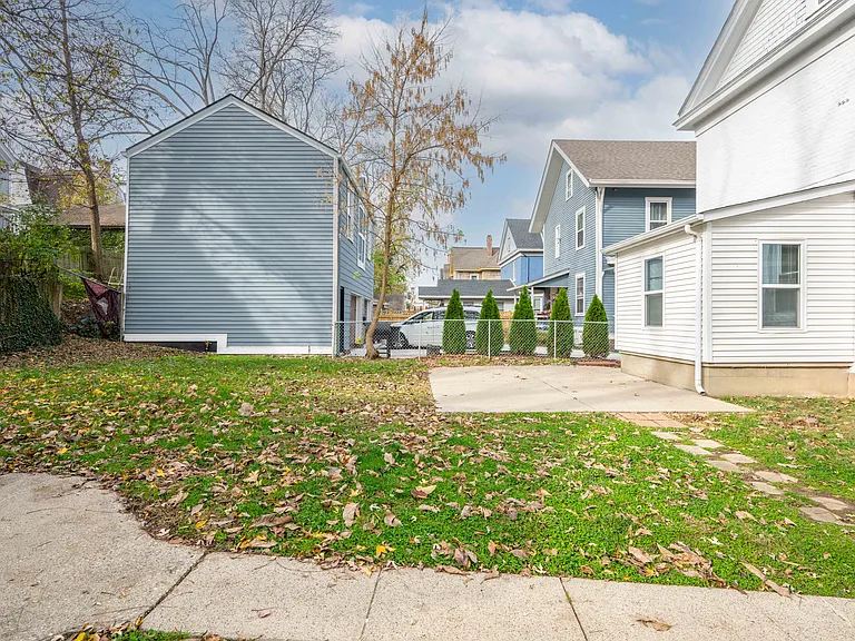 2737 Arbor Ave — Photo 8
