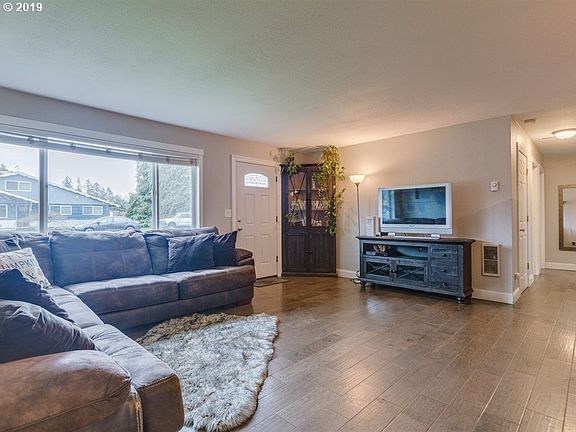 2nd image of 9906 NE 74th St