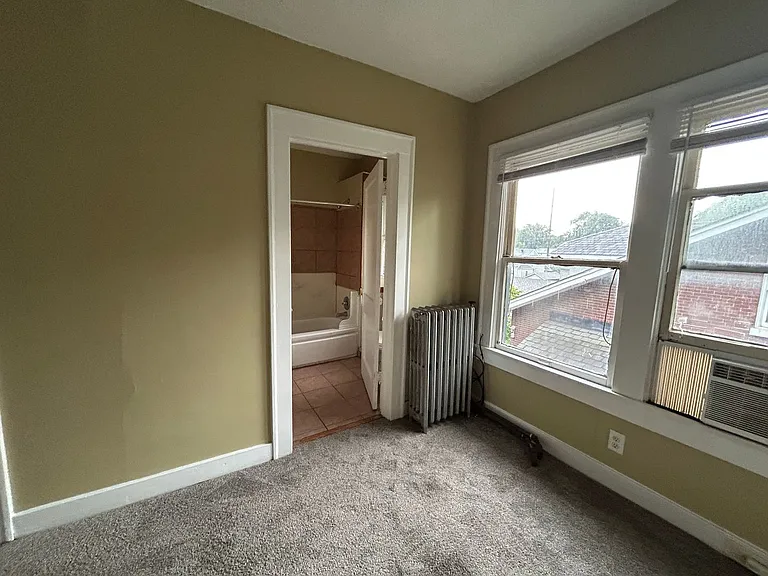 4111 Southern Pkwy — Photo 8