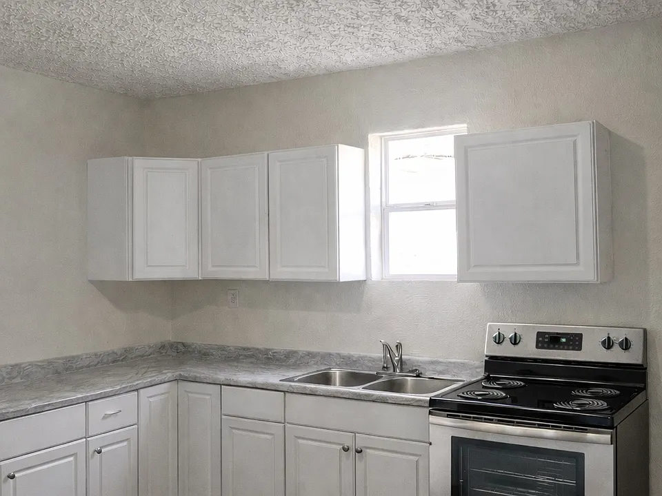 315 S High St #2