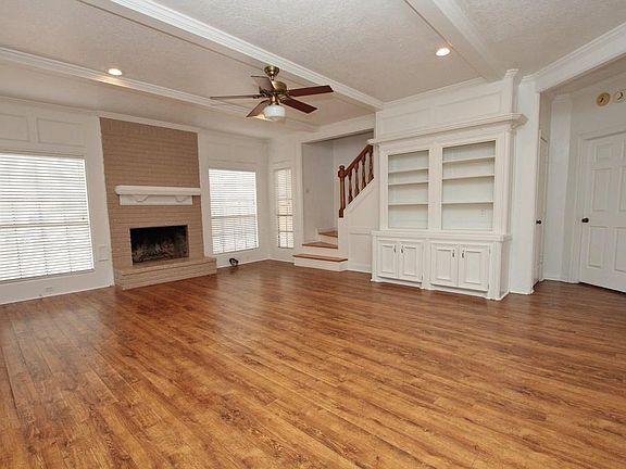 3rd image of 2911 Forest Garden Dr