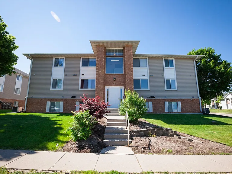 Cross Park Apartments — Photo 14