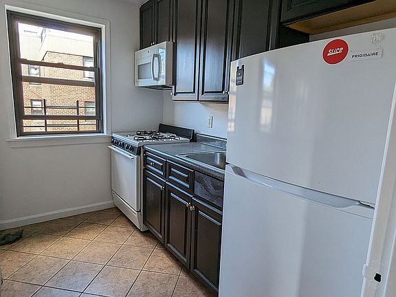 4th image of 21-11 27th St #2