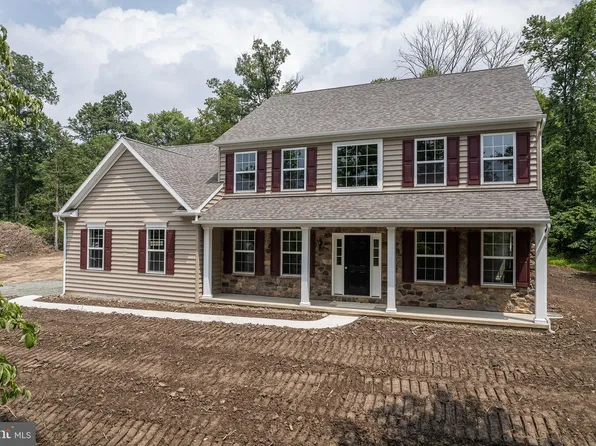 59 Old Douglass Dr, Douglassville, PA 19518