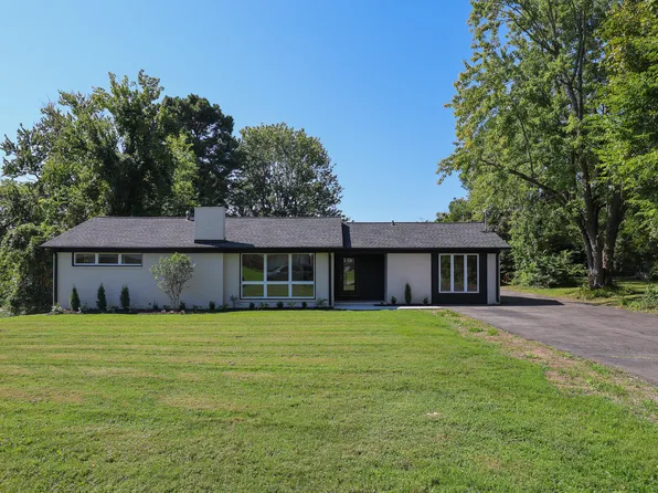 209 Cambridge Dr, Paducah, KY 42001