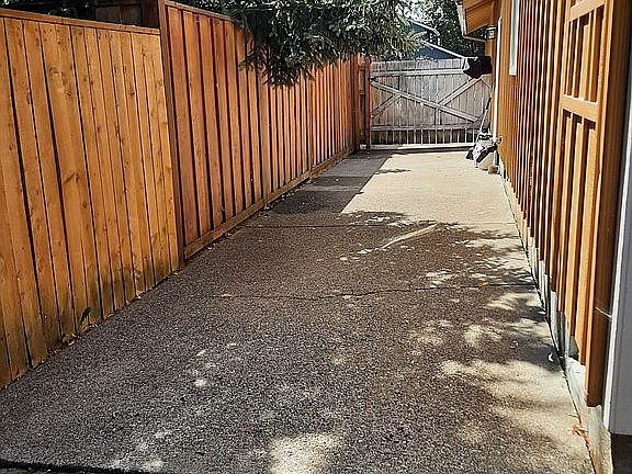 3rd image of 3349 Honeywood St