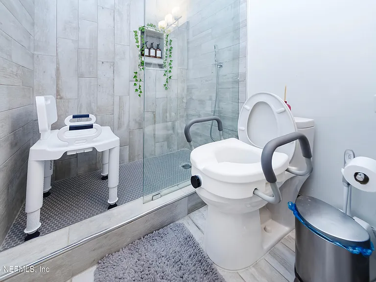 506 Cali Dr — Photo 37