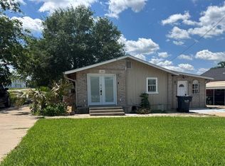 709 Sabine St, Brenham, TX 77833
