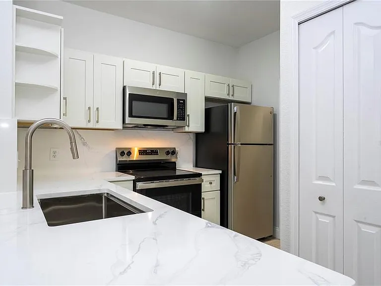 1375 Lake Shadow Cir #11103 — Photo 7