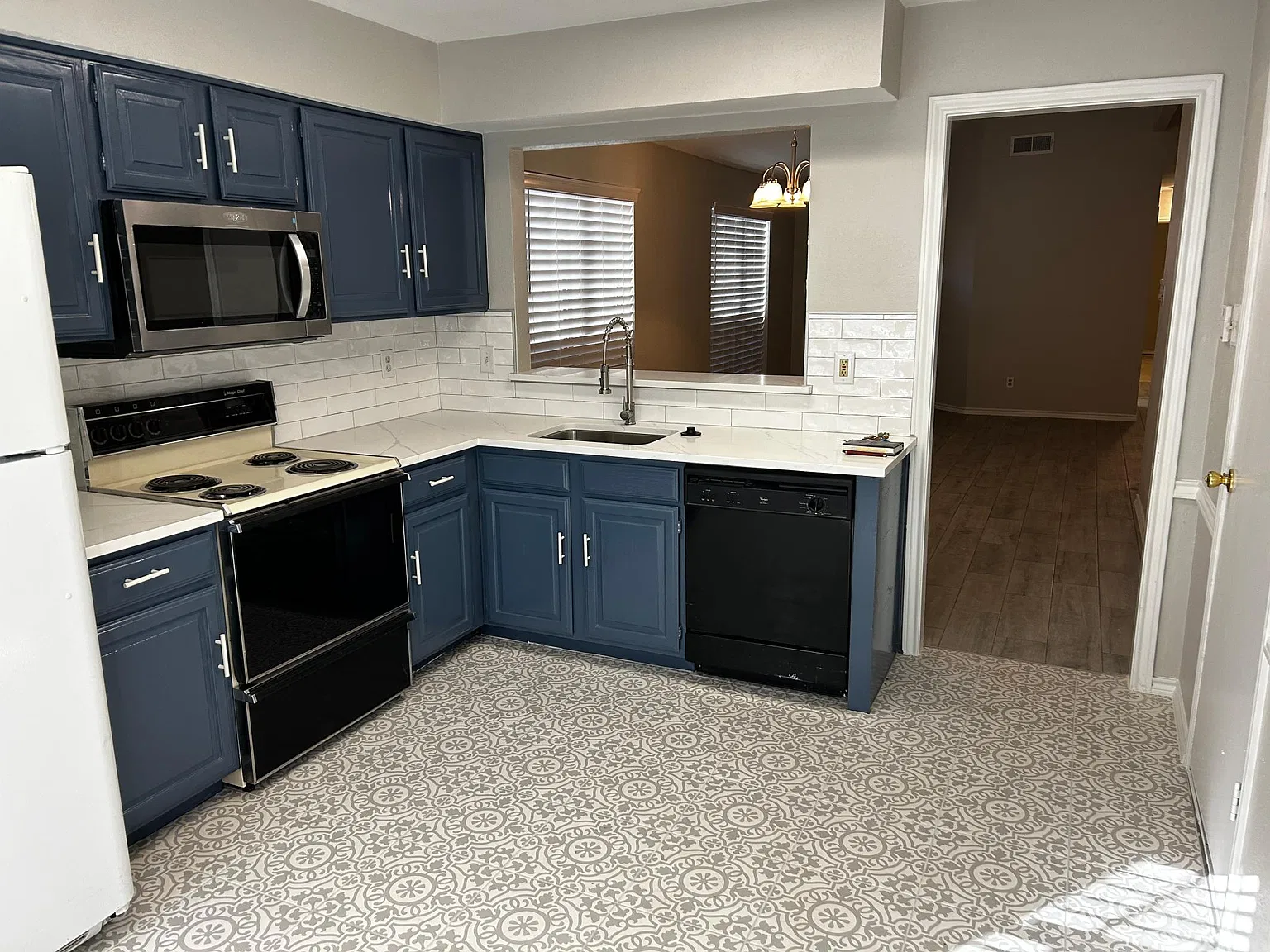 2 bed, 1223 sqft, $2,250 — Photo 2