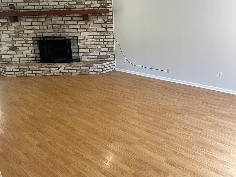 806 Lloyd Dr — Photo 7