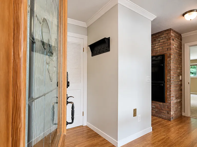5533 Grandview Rd — Photo 3