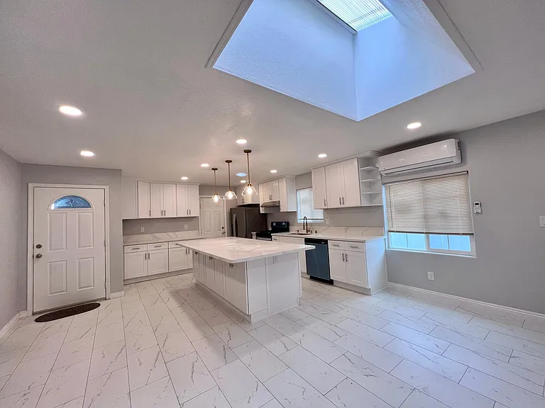 5256 Northridge Ave — Photo 5