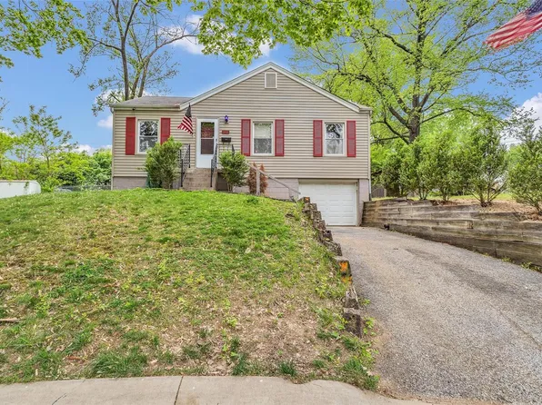 10233 Mary Jane Ct, Saint Ann, MO 63074