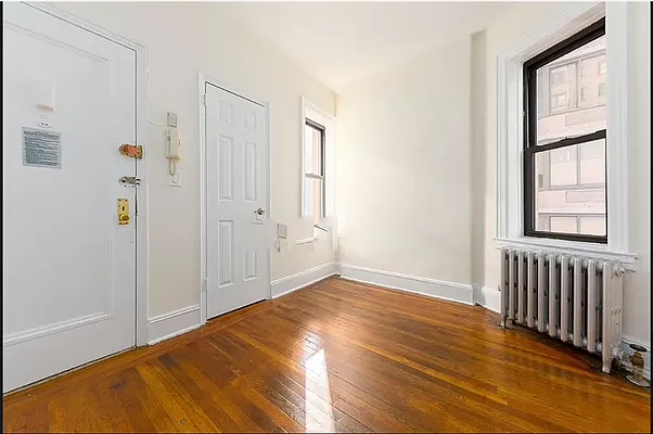 Rented by Manhattan Realty Group | media 3