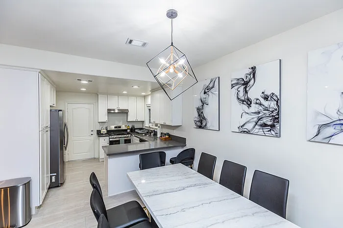 5 bed, 4.0 bath, $5,000 — Photo 3