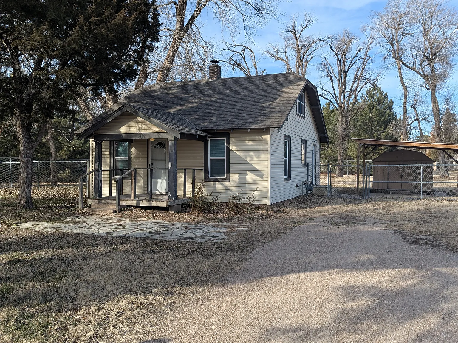 2 bed, 720 sqft, $985 — Photo 1