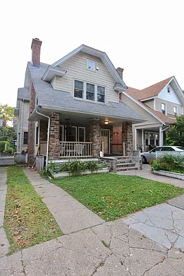 Sold by House-N-Key Realty | media 9