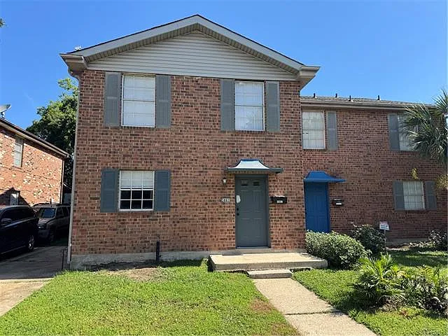 3807 Canterbury Ln — Photo 2