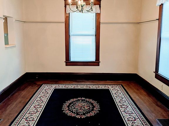 Dining room Sq ft: 154.91