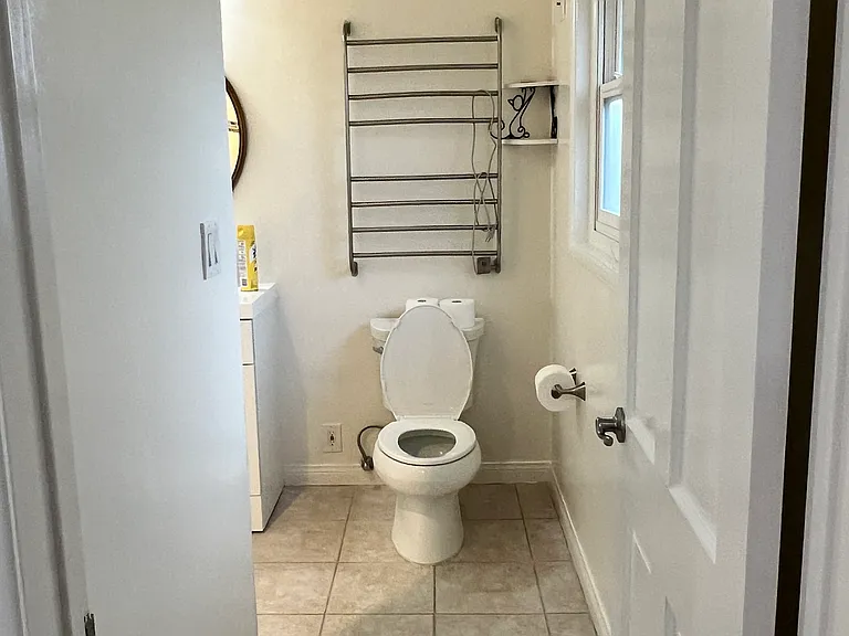 950 N Harwood St — Photo 12