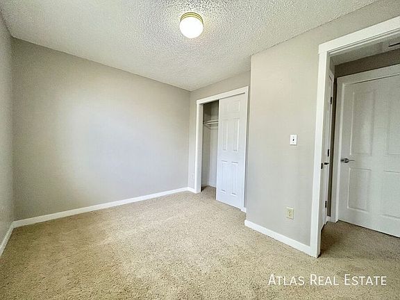 5th image of 2001 W Caspian Pl