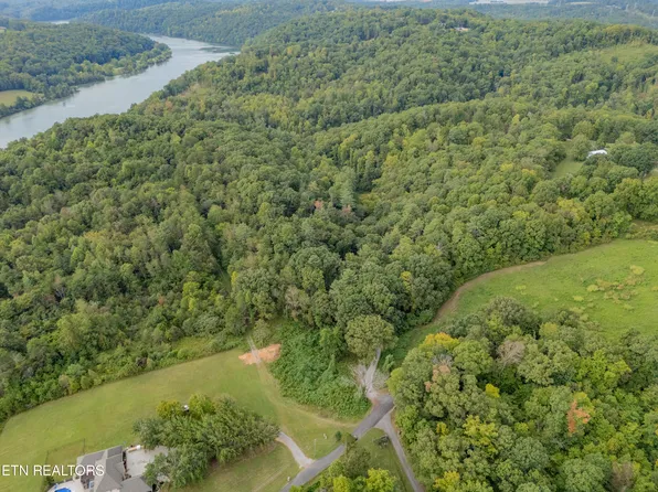 6 Black Oak Rd, Harriman, TN 37748