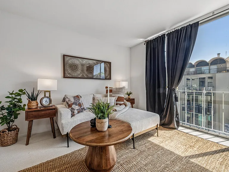 811 York St #326 — Photo 9