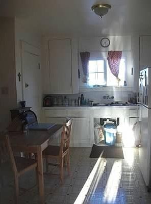 2nd image of 918 S J St APT 4
