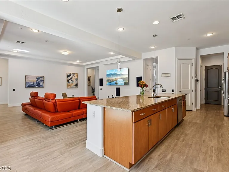 2341 Martinique Ave — Photo 24