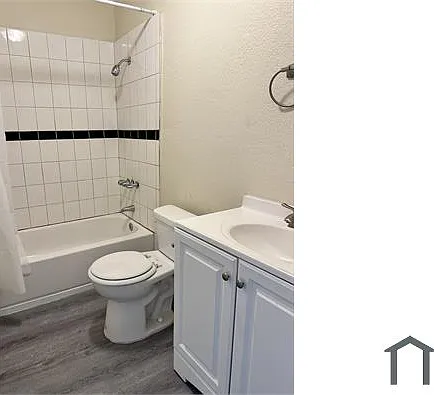 3 bed, $2,600 — Photo 2
