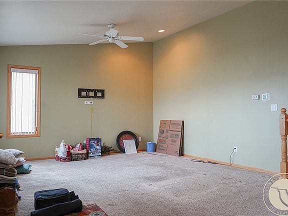 3rd image of 1504 Golden Blvd