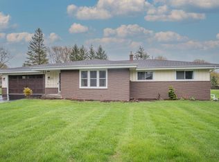 N70W17281 Antler Dr, Menomonee Falls, WI 53051