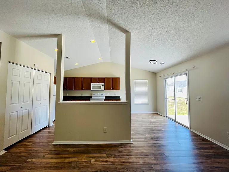 3038 Regency Oaks Dr — Photo 11