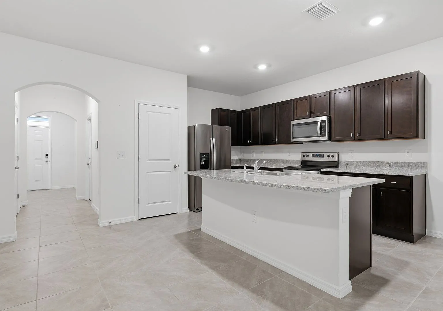 Beautiful Tara Greens Townhome in Newberry — Photo 2
