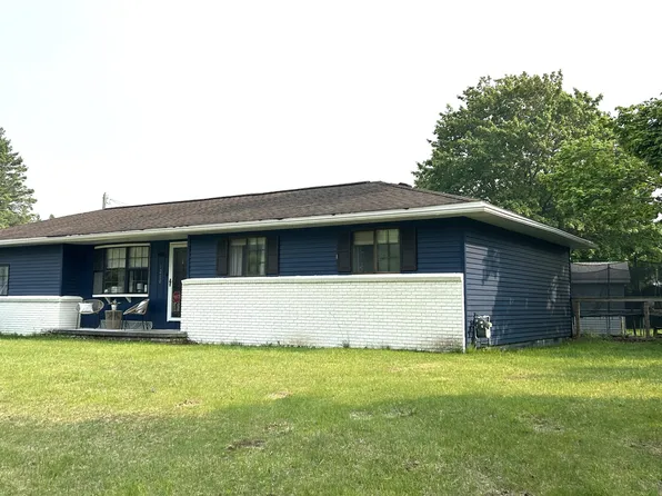 1200 Crestview Dr, Alpena, MI 49707