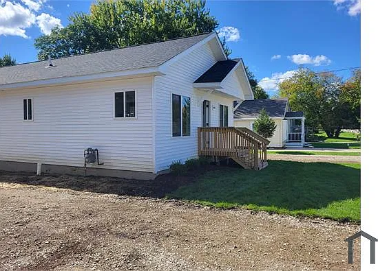 3 bed, 1250 sqft, $1,695 — Photo 4
