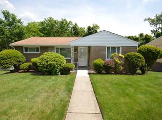 276 Gates Dr, Homestead, PA