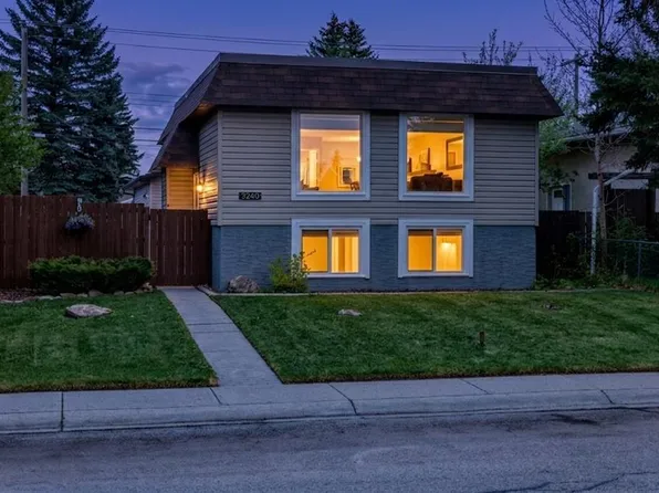 3240 W Dovercliffe Rd SE, Calgary, AB T2B 1W2