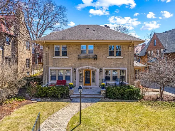 3534 North Summit AVENUE, Shorewood, WI 53211