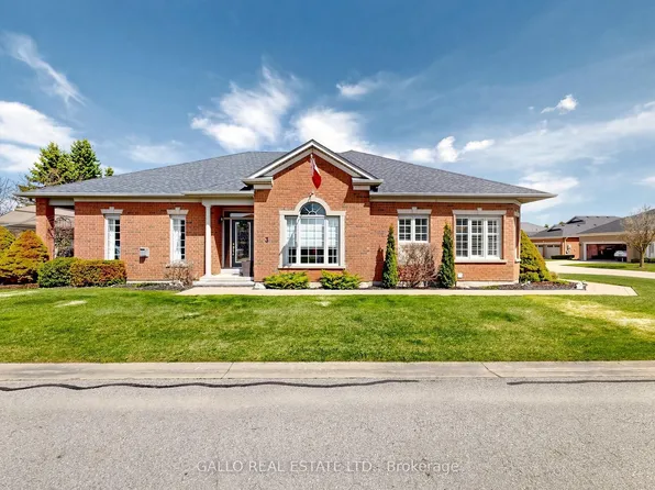 3 Bens Reign #213, Whitchurch Stouffville, ON L4A 1M2