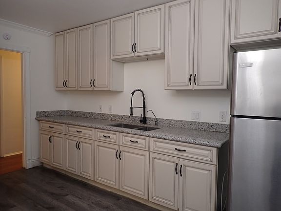 5th image of 13461 Galway St
