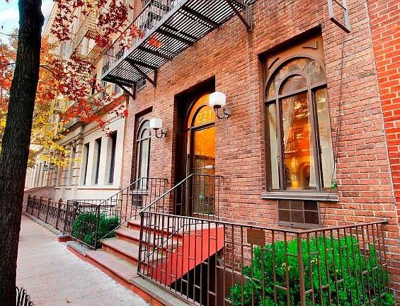3rd image of 221 W 21st St APT 5C