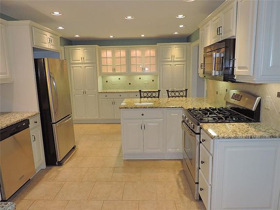 3rd image of 4105 W 32nd St